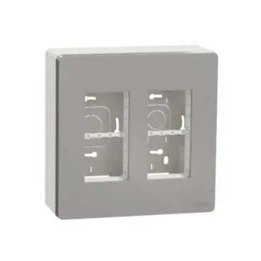 Unica System+ - Centrální jednotka 2x4 moduly vertikální povrchová, Aluminium *NU122430 Originální