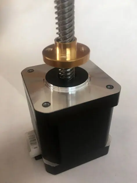 Cenová Bomba Krokový motor 0,56 Nm s integrovaným trapézem T8x8 a maticí