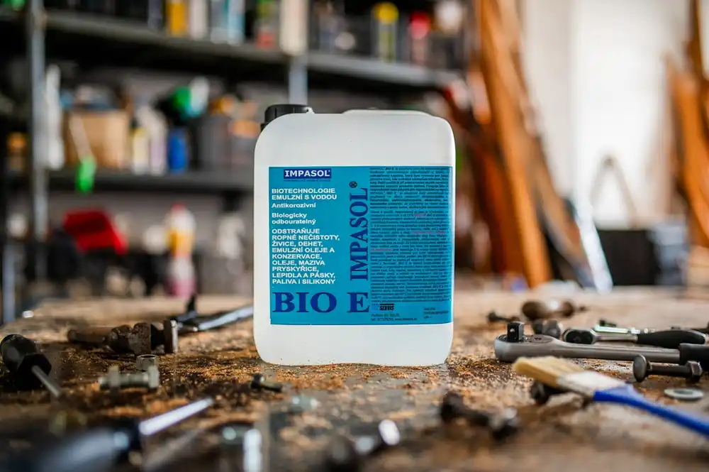 Aktuální IMPASOL BIO E Čistící a odmašťovací emulzní biotechnologická kapalina 20 l