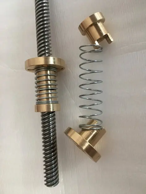 Matice na trapézový šroub T8 T8x8 s pružinou Cenová Bomba
